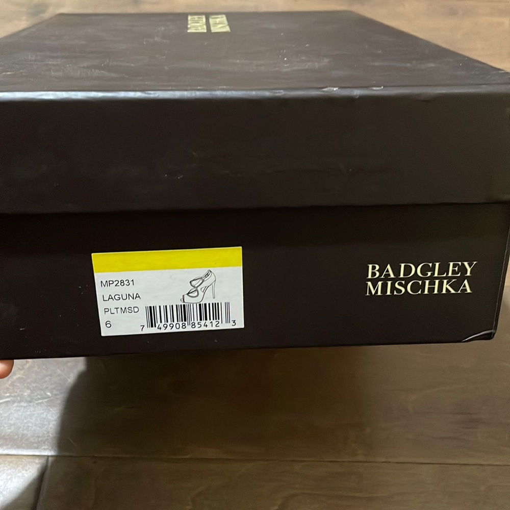 Badgley mischka Laguna high heel 6